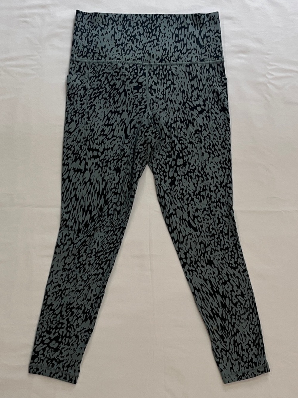 Athleta Green and Dark Blue Patterned High-Rise Leggings, Salutation Stash Crop